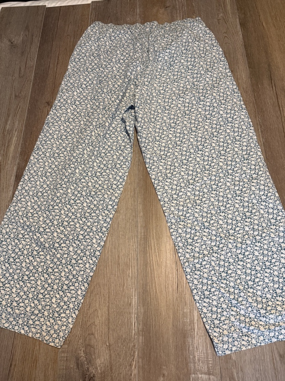 Victoria's Secret Teal and White Floral Pajama Pants - Picture 7 of 7